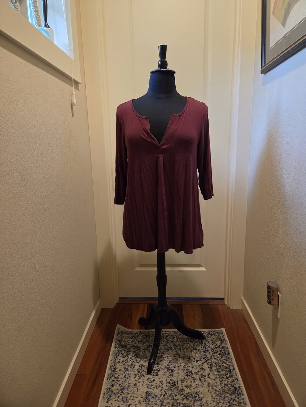 Jones & Co Long Sleeve V-Neck Tunic Top - Burgundy